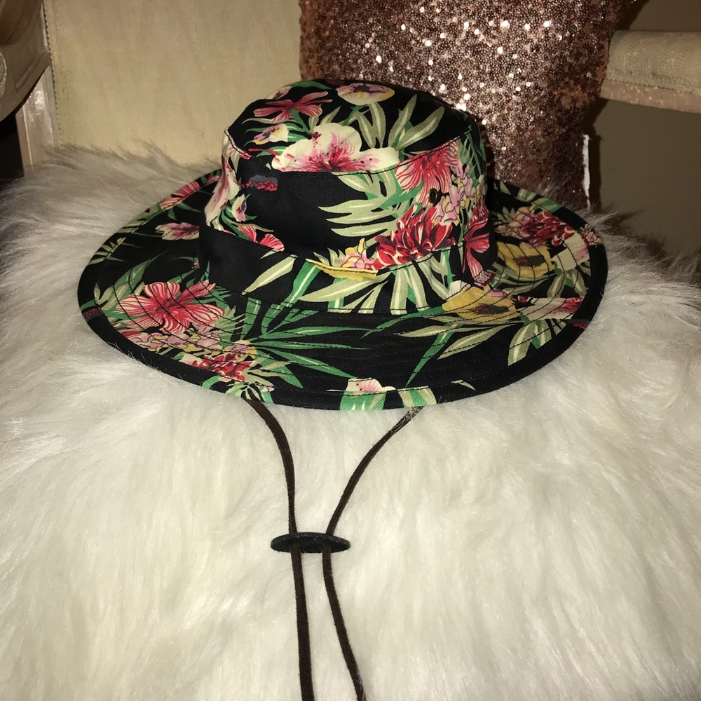 Obey bucket hat